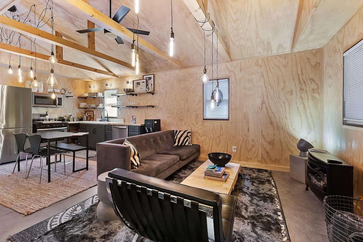 Pocono Cabin | Firepit | BBQ | Pet Friendly