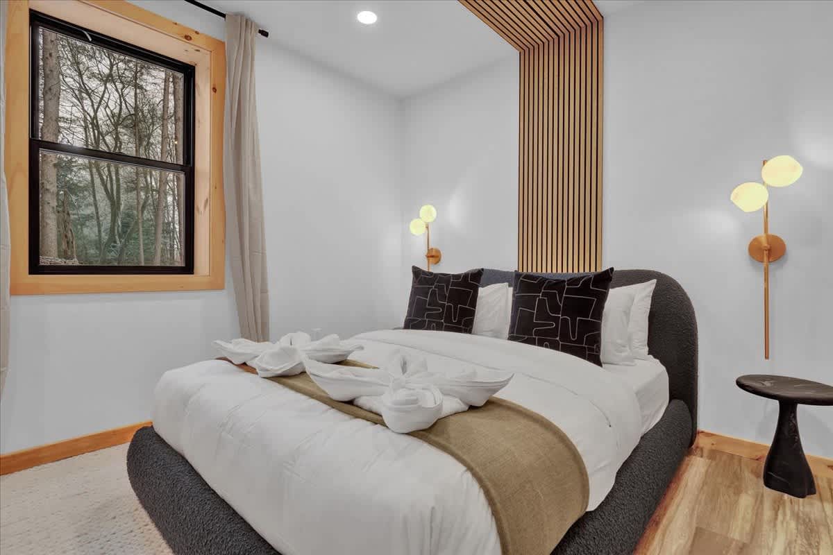 Pines A-Frame Cabin | Sauna | HotTub 