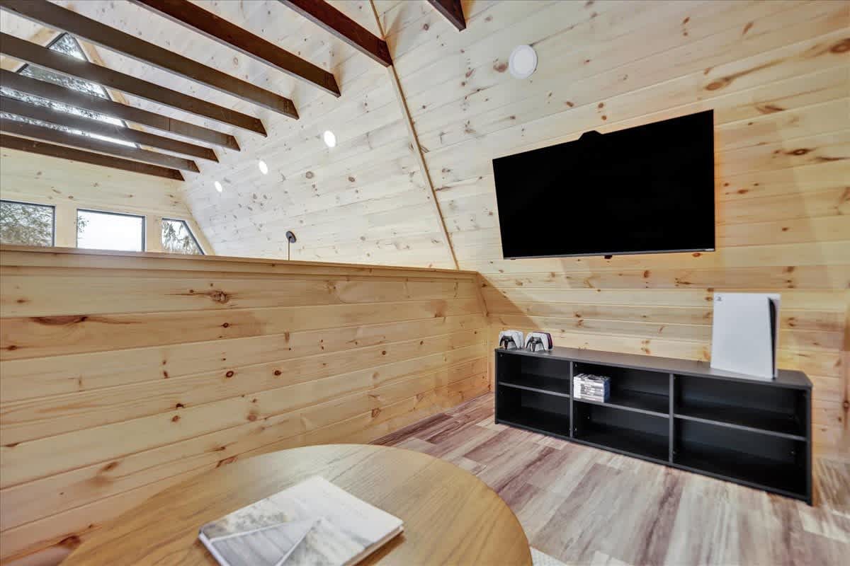 Pines A-Frame Cabin | Sauna | HotTub 