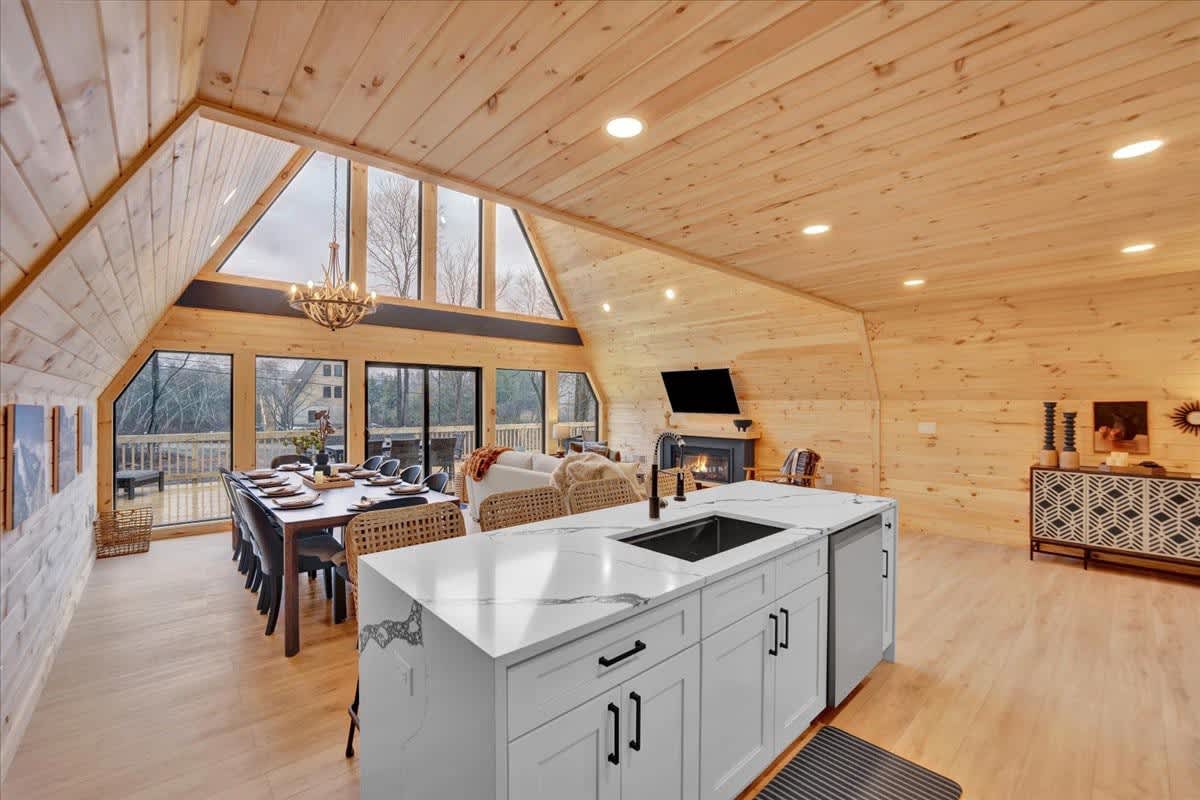 Black Lotus A-Frame | Hot Tub | Sauna | Firepit