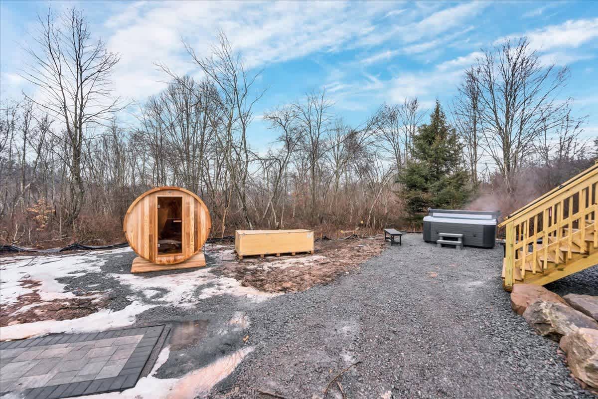 Black Lotus A-Frame | Hot Tub | Sauna | Firepit