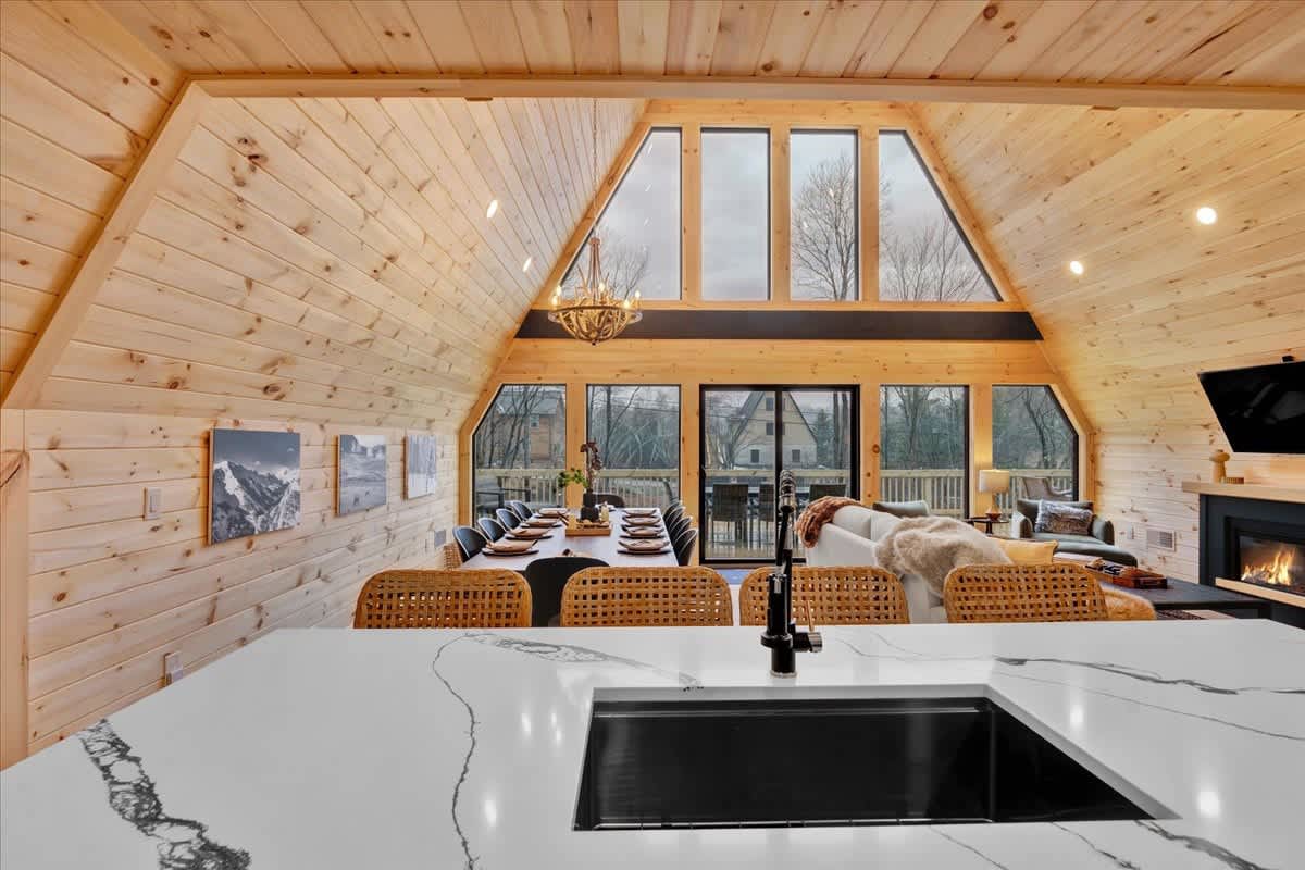 Black Lotus A-Frame | Hot Tub | Sauna | Firepit