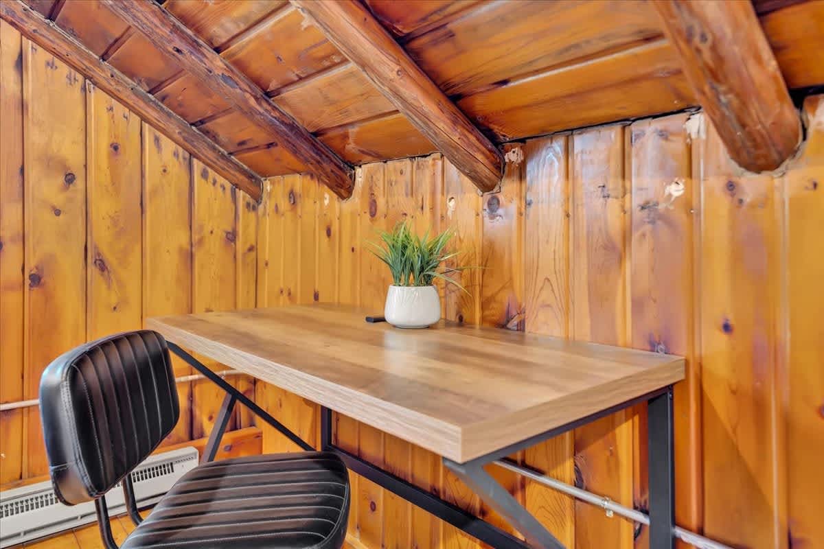 Modern Pocono Wilderness Cabin | Hot Tub | Firepit