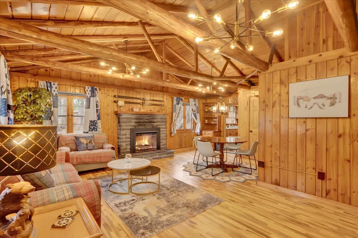 Modern & Rustic Pocono Cabin | Fireplace | Firepit — Blakeslee, PA — vacation rental