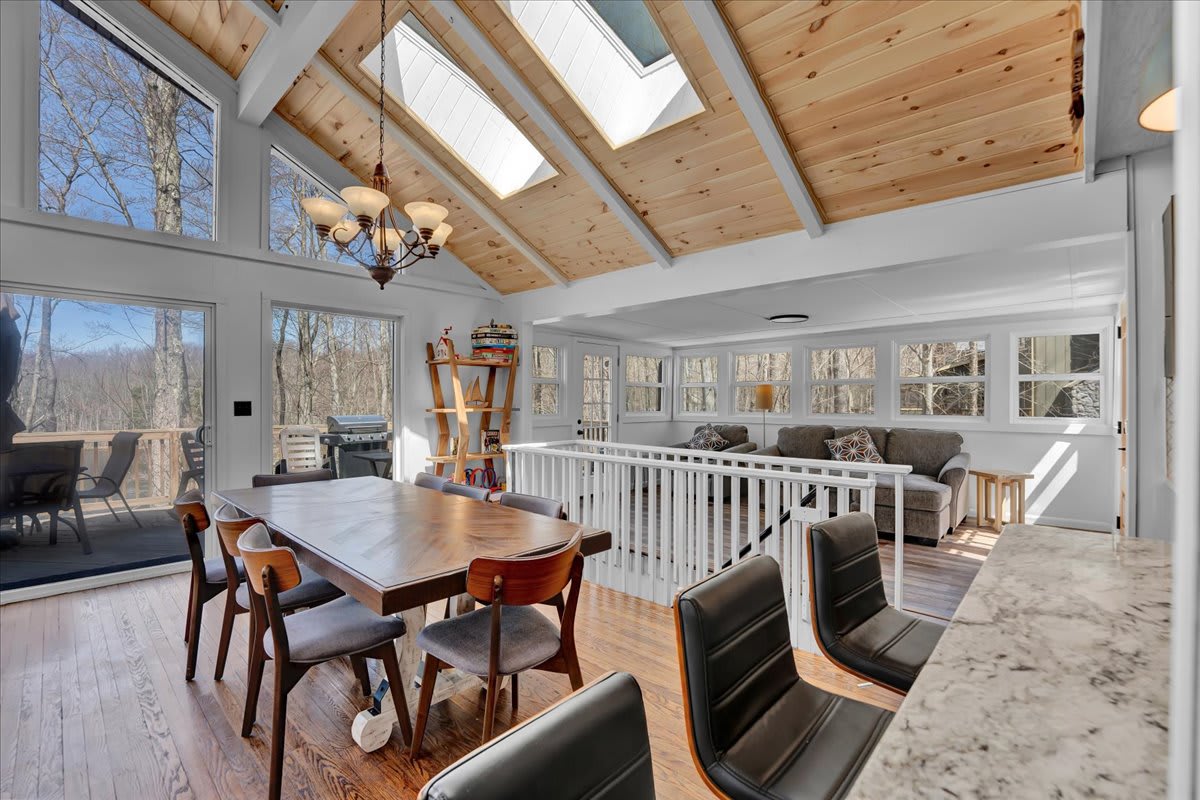 Lakefront Pocono Chalet | Dock | HotTub | Sauna