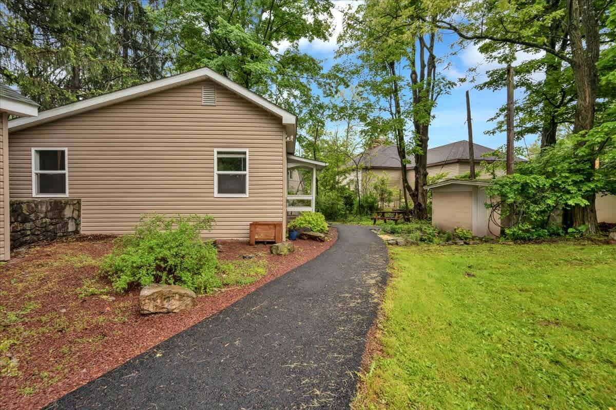 Elements Pocono Cottage | Firepit | Pickleball