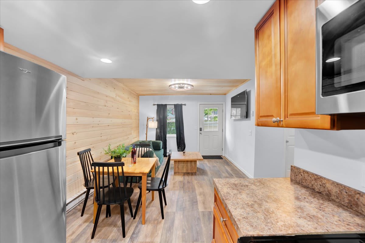 Elements Pocono Cottage | Firepit | Pickleball