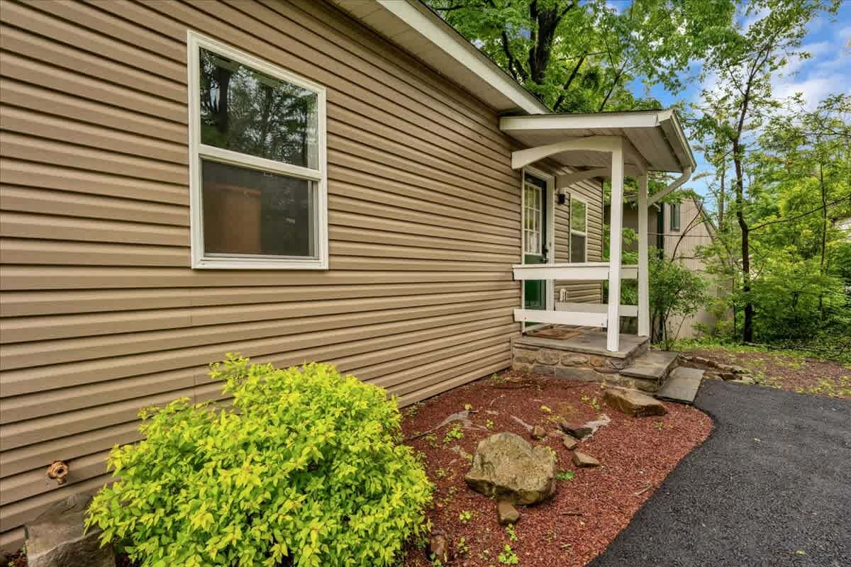 Elements Pocono Cottage | Firepit | Pickleball