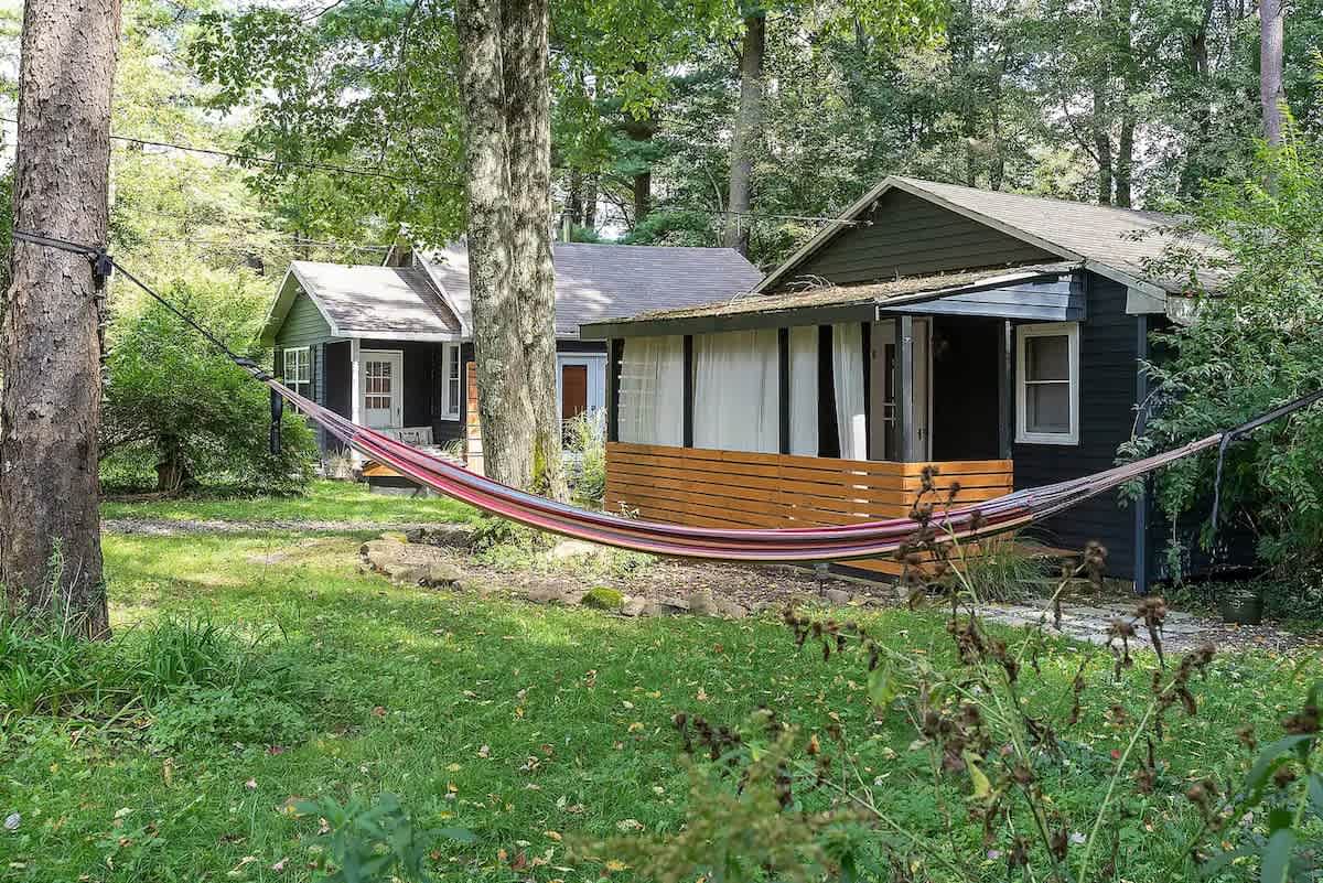 Romantic Pocono Bungalow in the Pines | Firepit