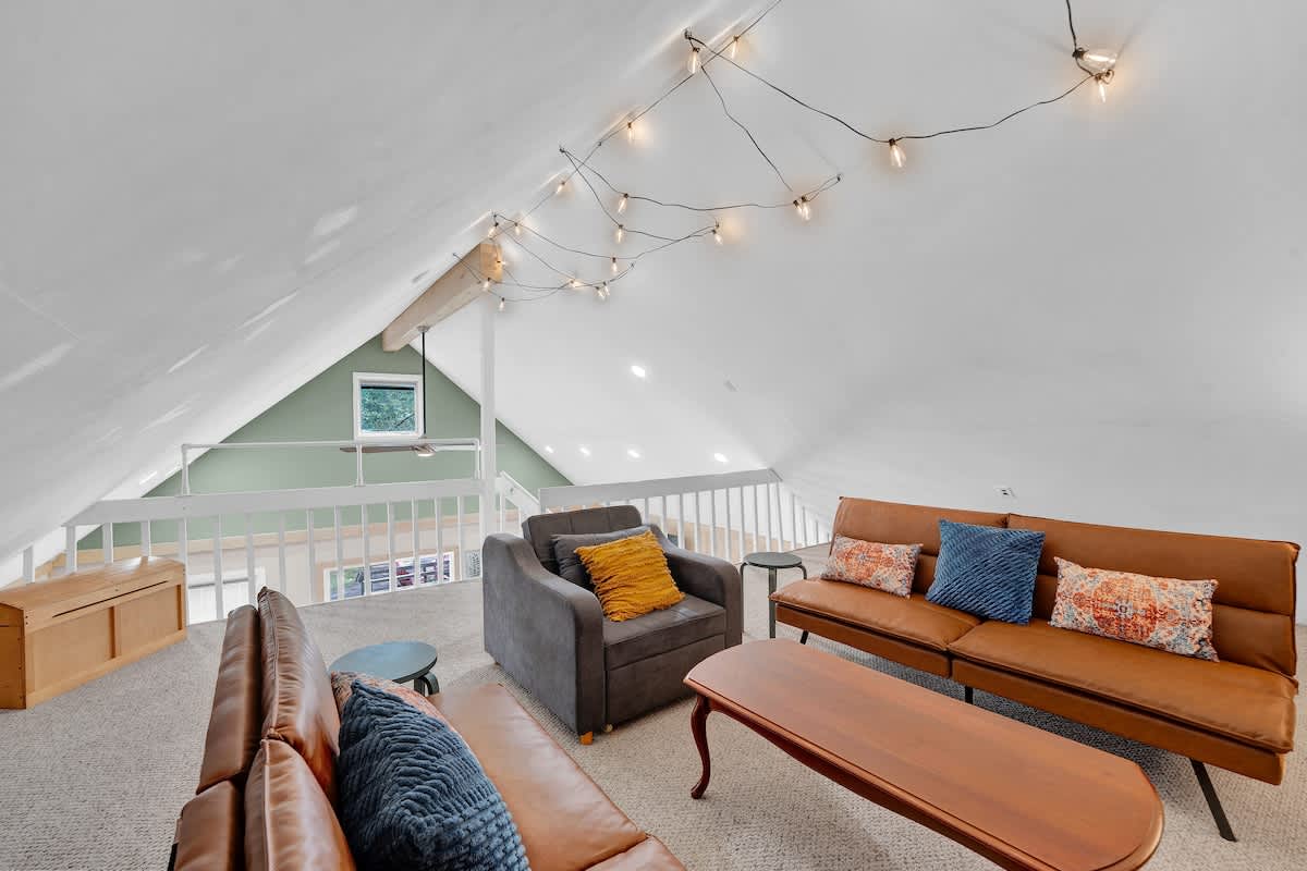 Skye Chalet |  Lake Harmony Gem | HotTub | Firepit