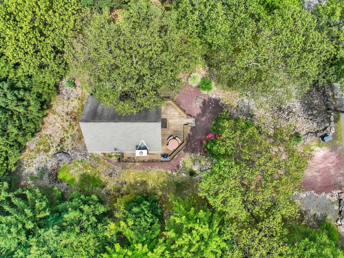 Skye Chalet |  Lake Harmony Gem | HotTub | Firepit