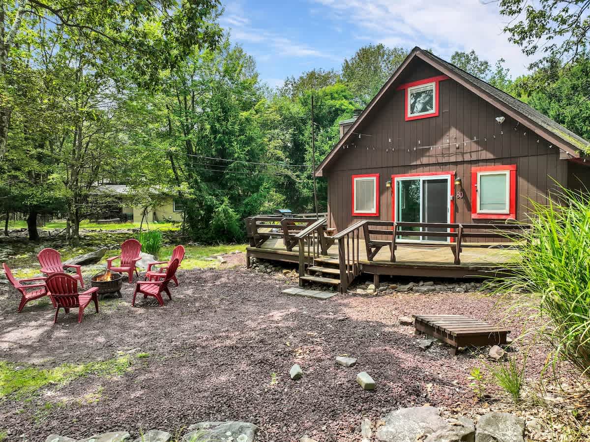 Skye Chalet |  Lake Harmony Gem | HotTub | Firepit
