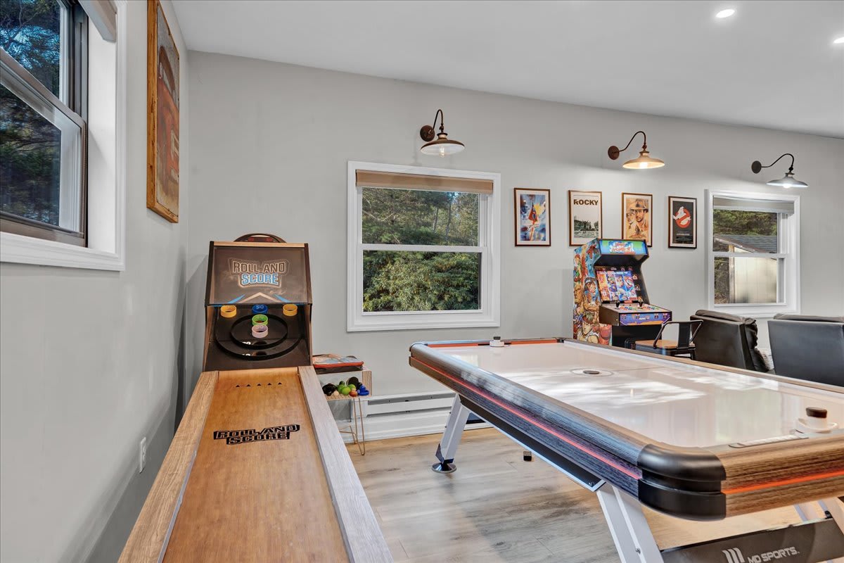 Evergreen Pocono Gem | HotTub | 2 Acres of Privacy