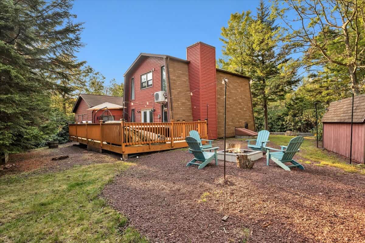 Evergreen Pocono Gem | HotTub | 2 Acres of Privacy
