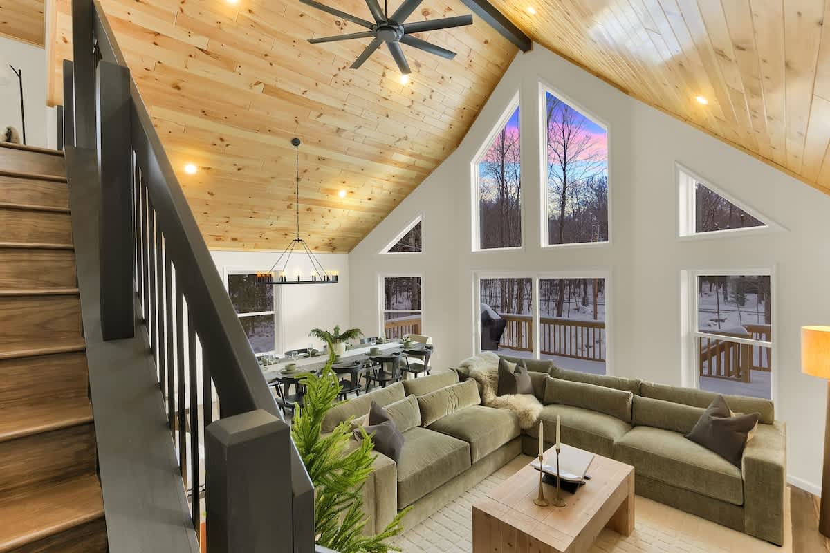 Cedar Woods Retreat | Pine Vaulted Chalet | HotTub — Big Bass Lake, PA — vacation rental
