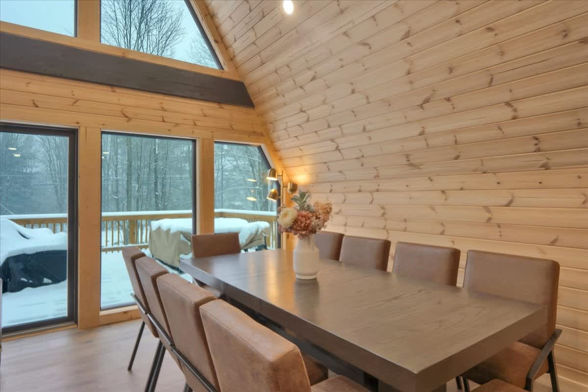 Iconic A-Frame | Hot Tub | Fire Pit | Walk to Lake | Near Ski Resorts