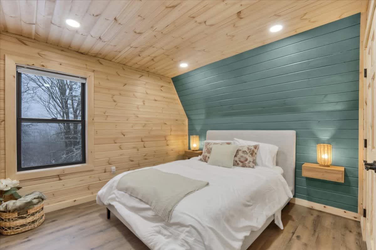 Iconic A-Frame | Hot Tub | Fire Pit | Walk to Lake | Near Ski Resorts