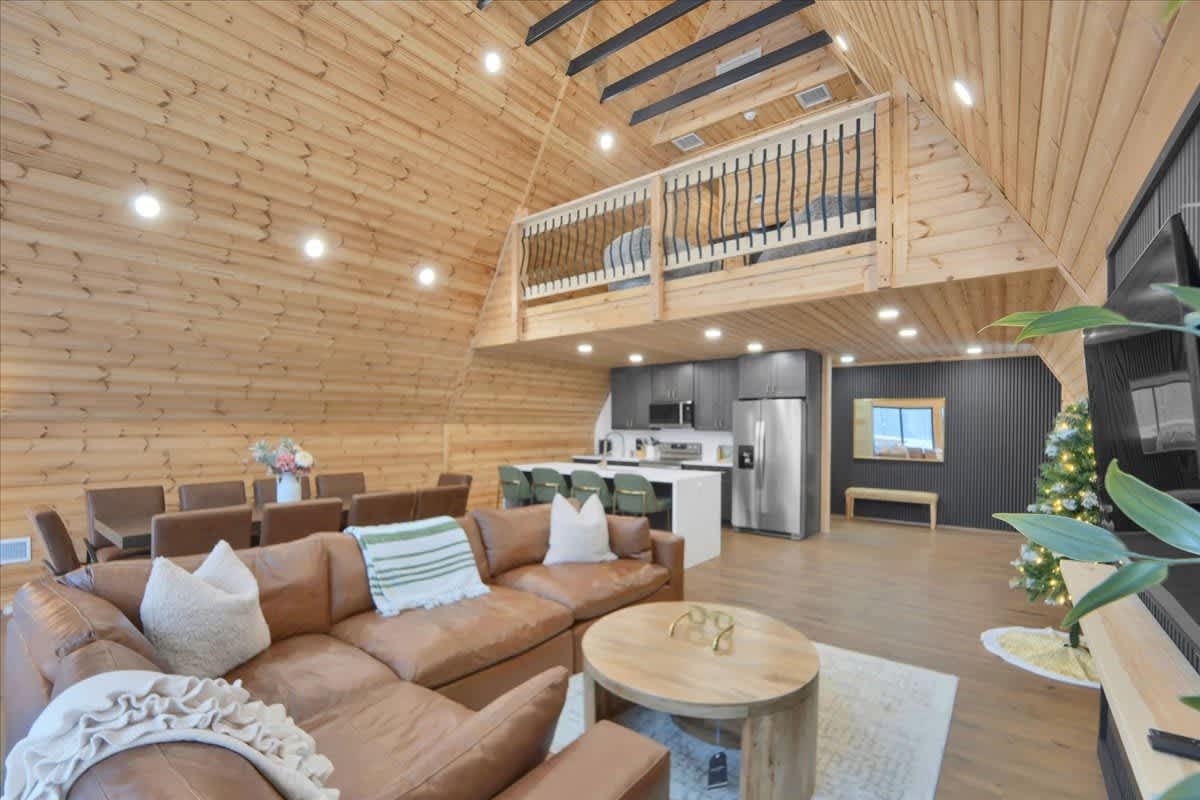 Iconic A-Frame | Hot Tub | Fire Pit | Walk to Lake | Near Ski Resorts