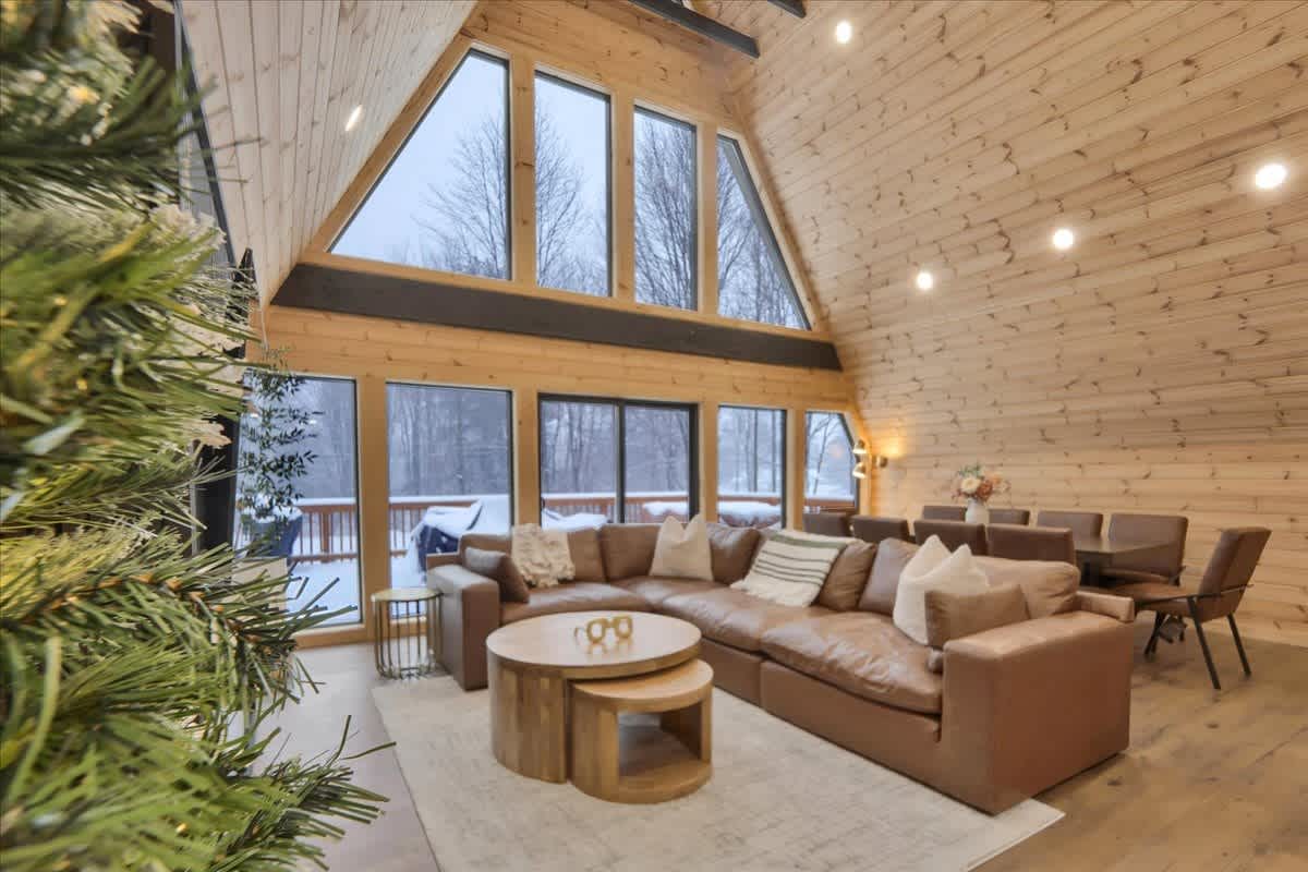 Iconic A-Frame | Hot Tub | Fire Pit | Walk to Lake | Near Ski Resorts