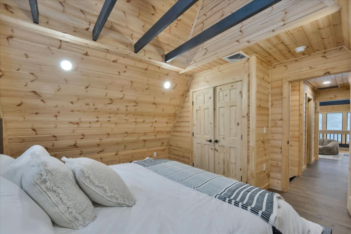 Iconic A-Frame | Hot Tub | Fire Pit | Walk to Lake | Near Ski Resorts