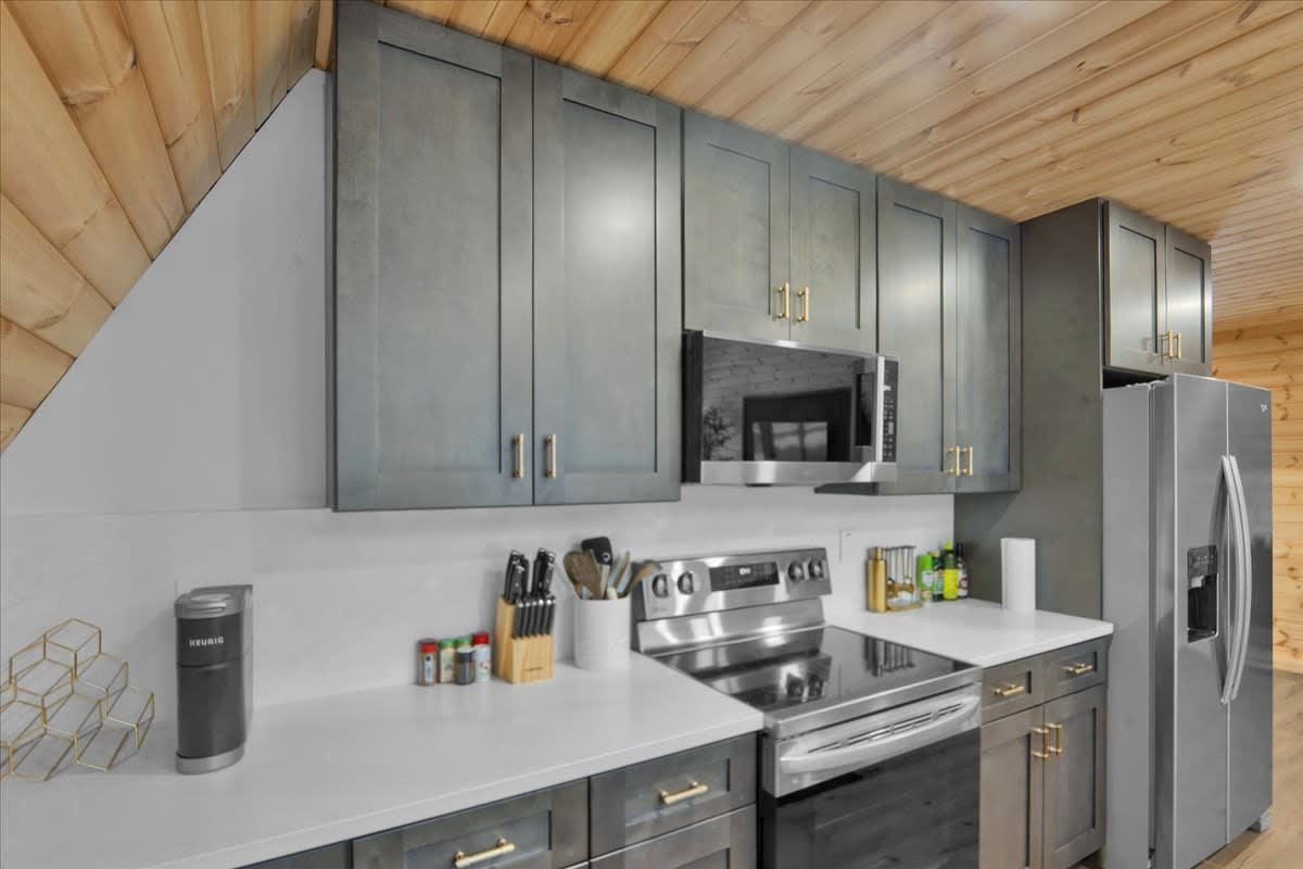 Iconic A-Frame | Hot Tub | Fire Pit | Walk to Lake | Near Ski Resorts