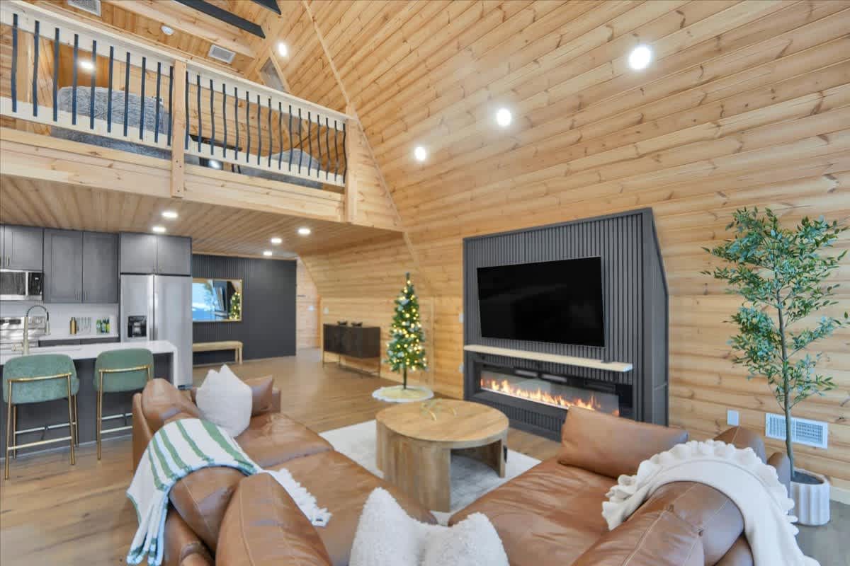 Iconic A-Frame | Hot Tub | Fire Pit | Walk to Lake | Near Ski Resorts