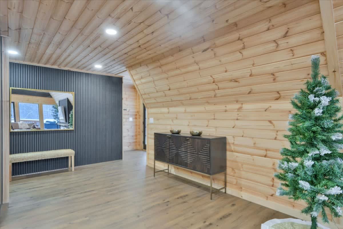 Iconic A-Frame | Hot Tub | Fire Pit | Walk to Lake | Near Ski Resorts