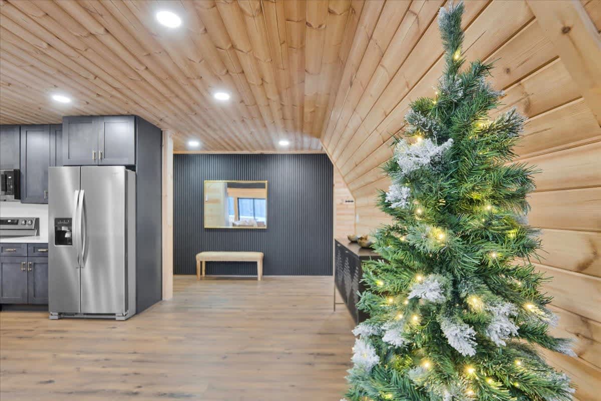 Iconic A-Frame | Hot Tub | Fire Pit | Walk to Lake | Near Ski Resorts