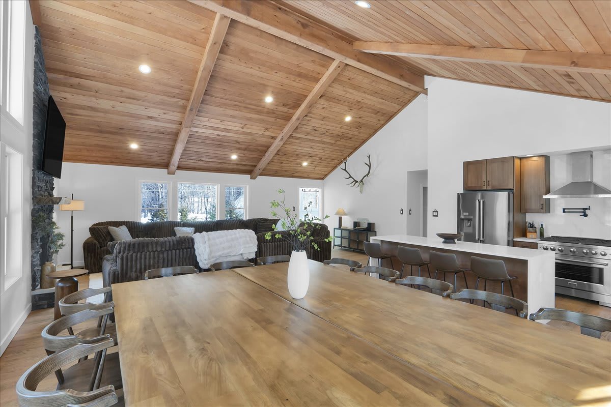 ELK COVE - Modern Pocono Cabin - Pool + Pickleball