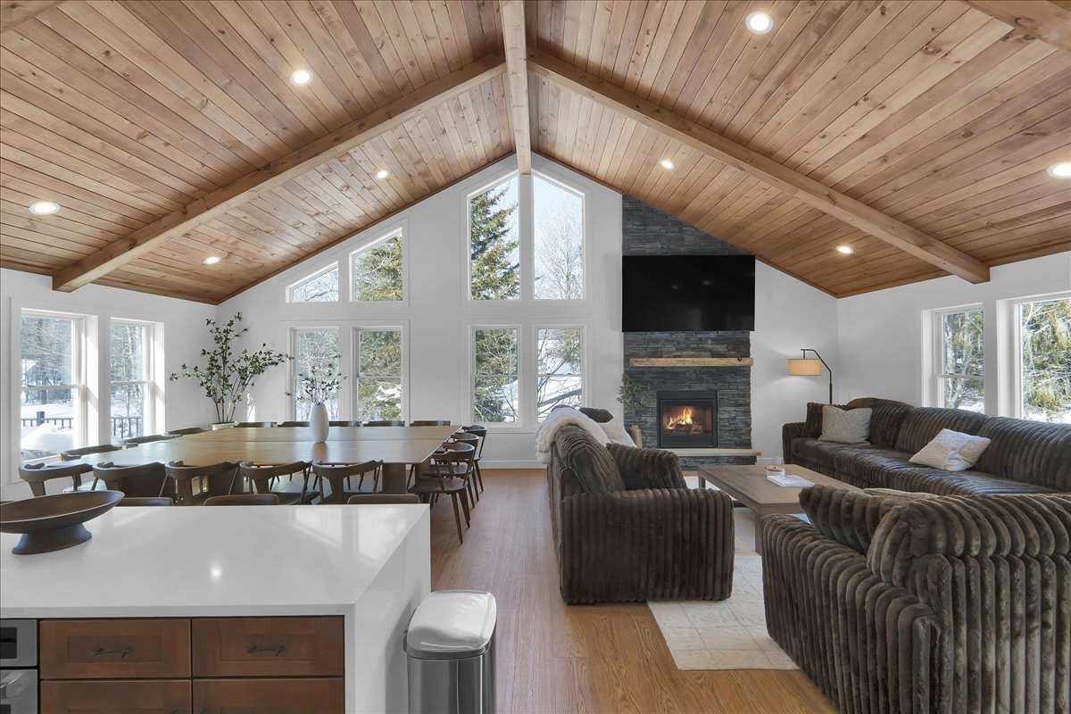 ELK COVE - Modern Pocono Cabin - Pool + Pickleball