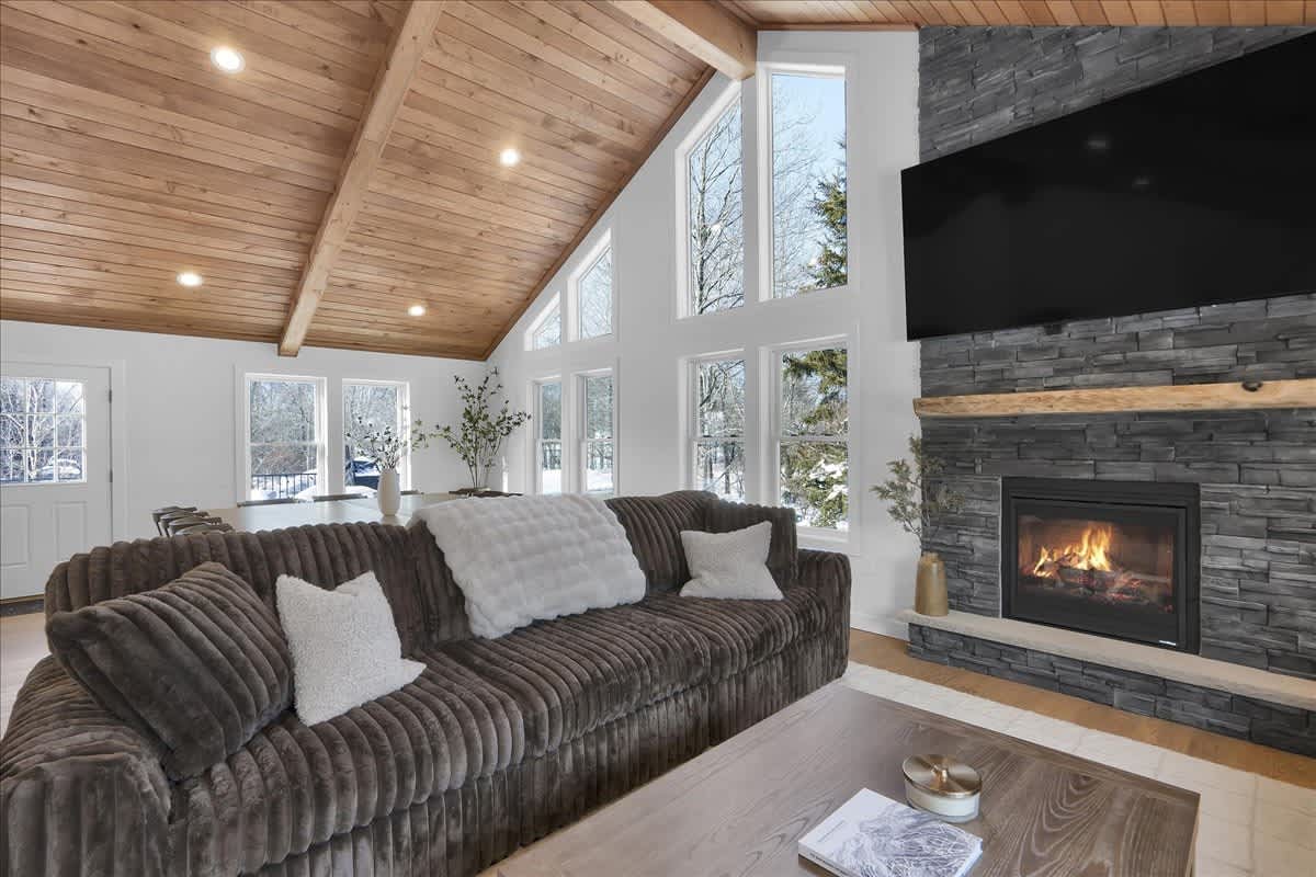 ELK COVE - Modern Pocono Cabin - Pool + Pickleball
