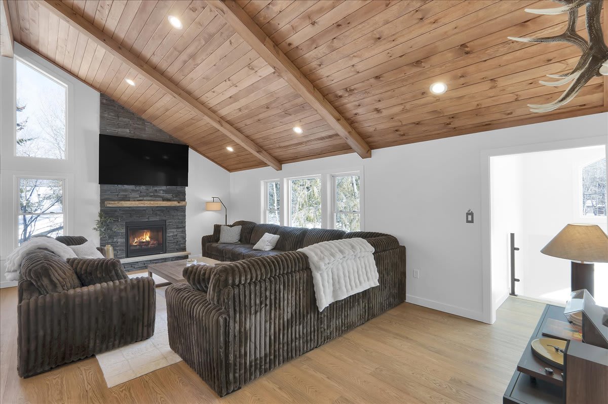 ELK COVE - Modern Pocono Cabin - Pool + Pickleball