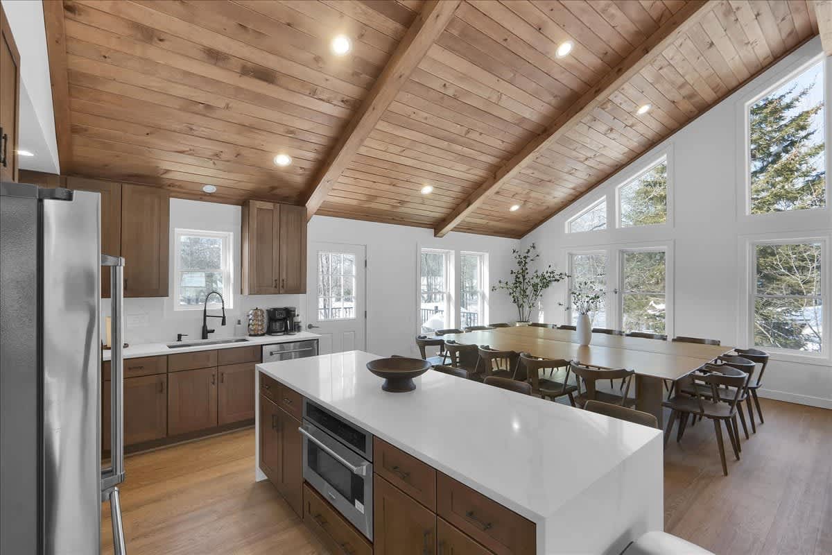 ELK COVE - Modern Pocono Cabin - Pool + Pickleball
