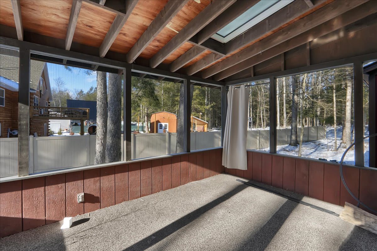Charming Pocono Chalet | HotTub | Lake Access