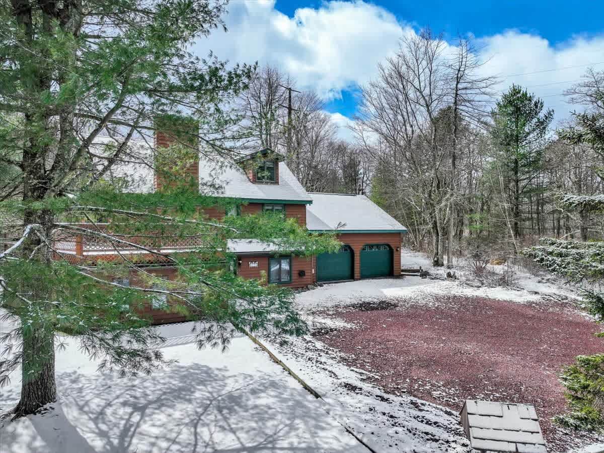 Pocono Cabin Retreat | Hot Tub |Firepit |Game Room