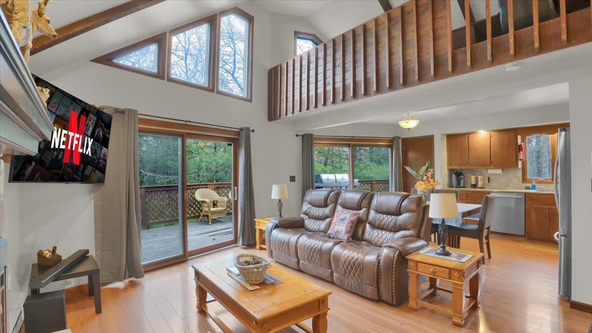 Pocono Cabin Retreat | Hot Tub |Firepit |Game Room