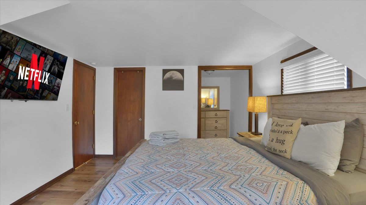 Pocono Cabin Retreat | Hot Tub |Firepit |Game Room