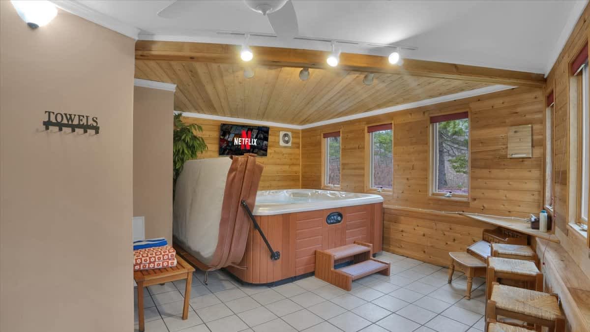 Pocono Cabin Retreat | Hot Tub |Firepit |Game Room