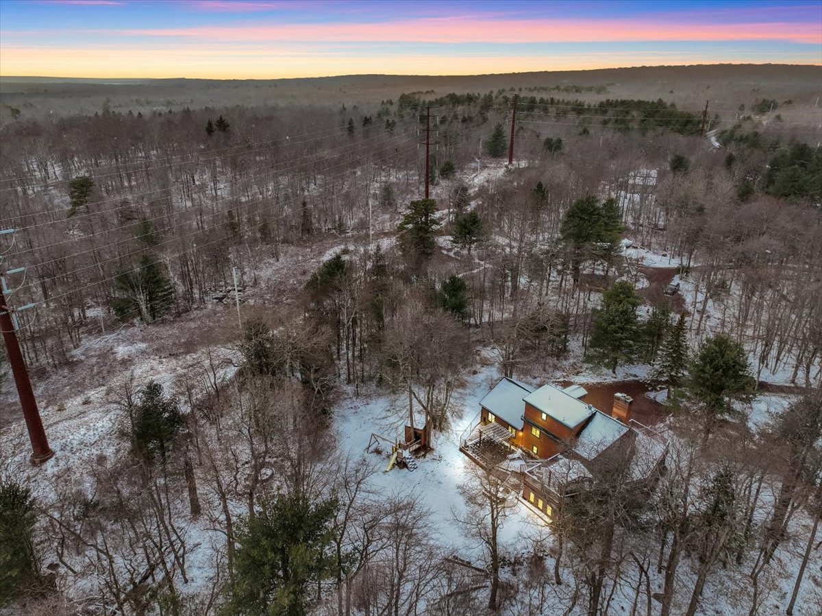 Pocono Cabin Retreat | Hot Tub |Firepit |Game Room