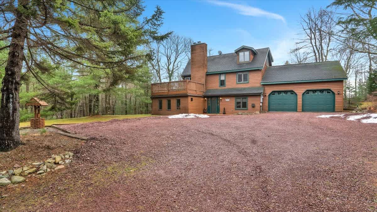 Pocono Cabin Retreat | Hot Tub |Firepit |Game Room
