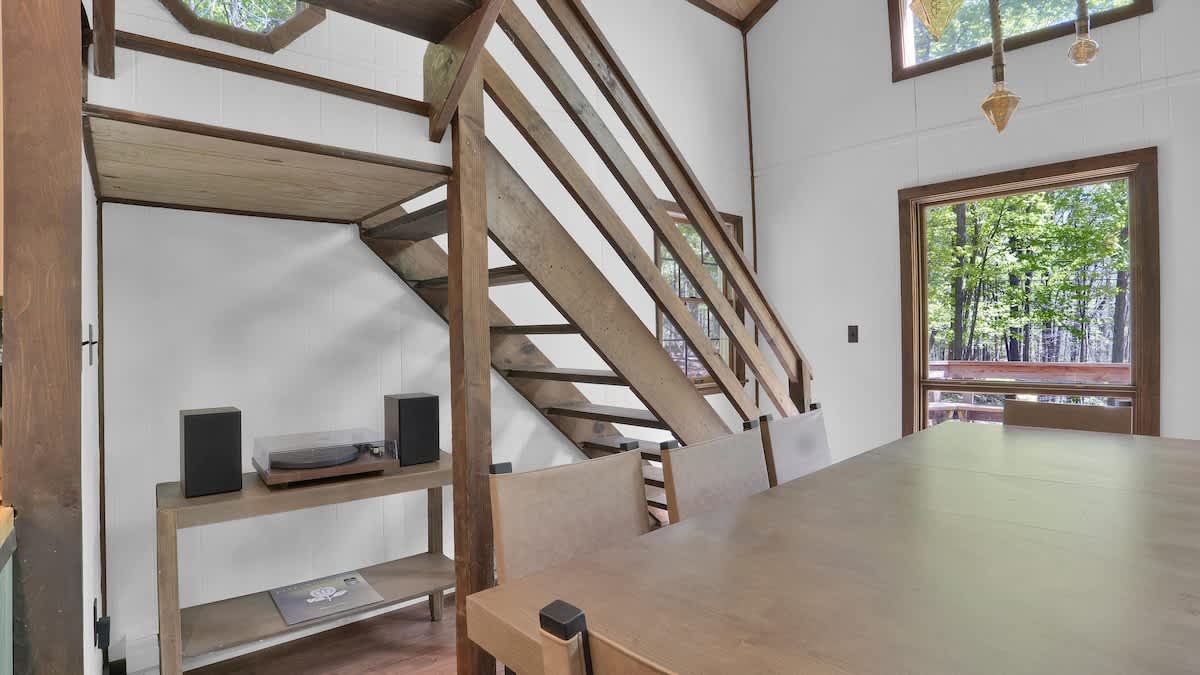 Woodsy Cabin Chalet | Hot Tub | Fire Pit | BB Lake