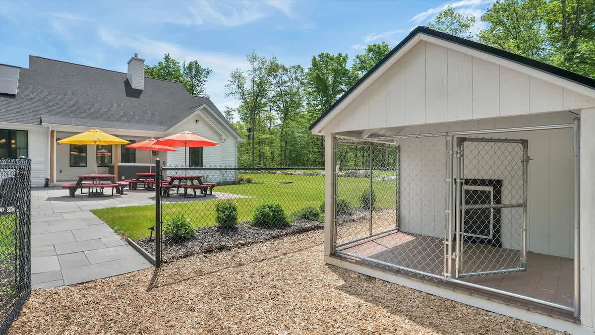 Sandana Ranch | 6+ Acres | Elite Arcade & Pinball