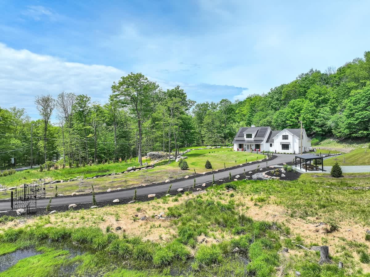 Sandana Ranch | 6+ Acres | Elite Arcade & Pinball