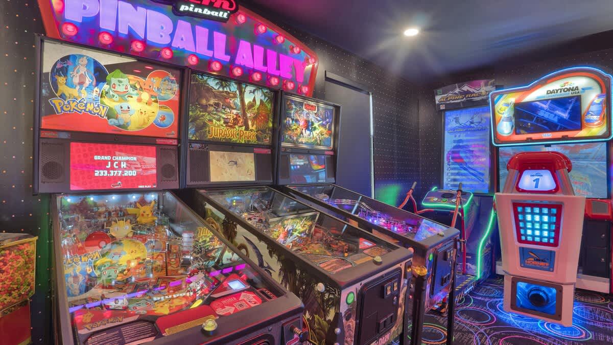 Sandana Ranch | 6+ Acres | Elite Arcade & Pinball