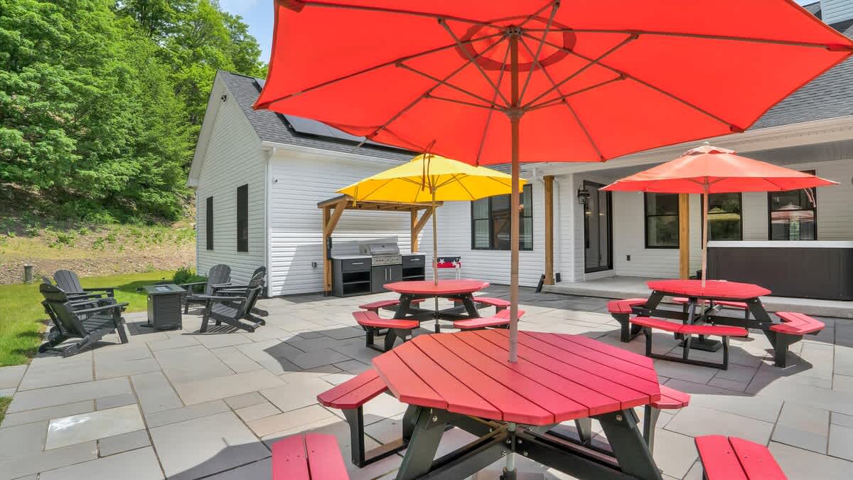 Sandana Ranch | 6+ Acres | Elite Arcade & Pinball