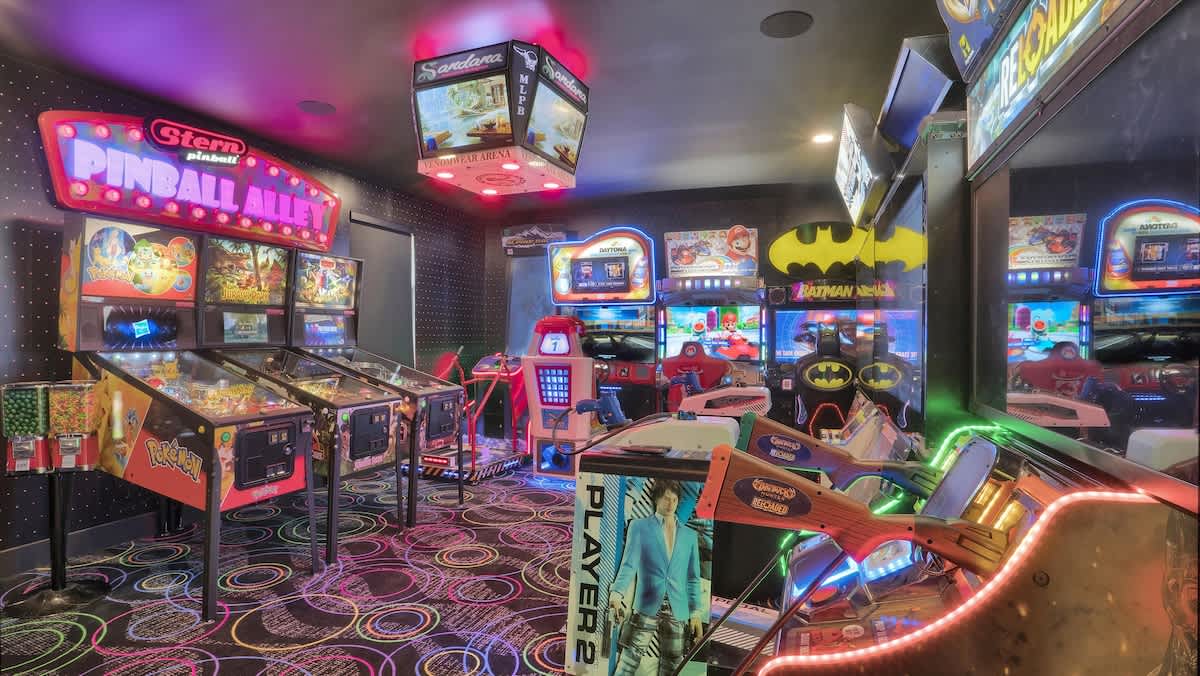 Sandana Ranch | 6+ Acres | Elite Arcade & Pinball