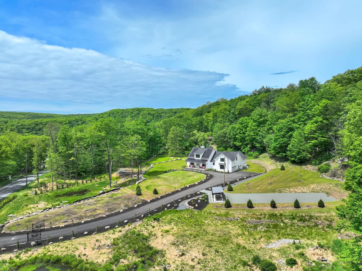 Sandana Ranch | 6+ Acres | Elite Arcade & Pinball