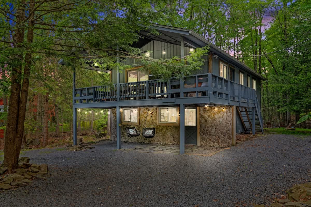 Luxury Pocono Escape | Hot Tub | Game Room