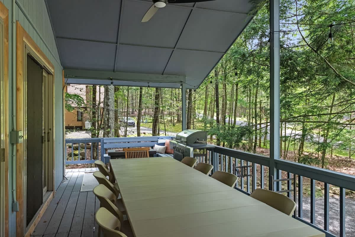 Luxury Pocono Escape | Hot Tub | Game Room
