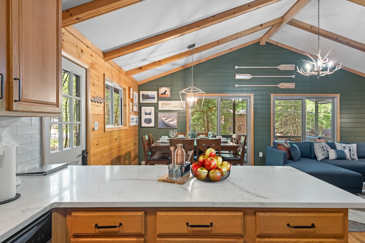 Luxury Pocono Escape | Hot Tub | Game Room